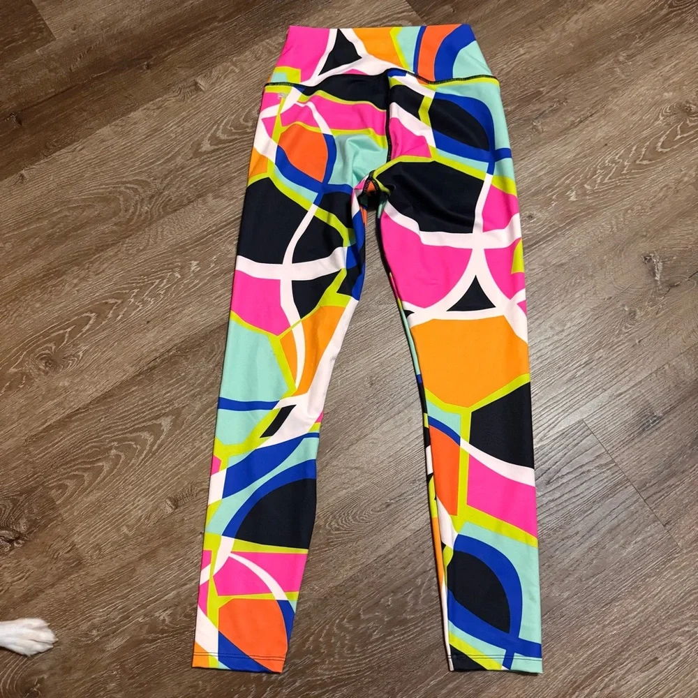 Fabletics Define PowerHold® Mid-Rise Capris - Picture 5 of 6